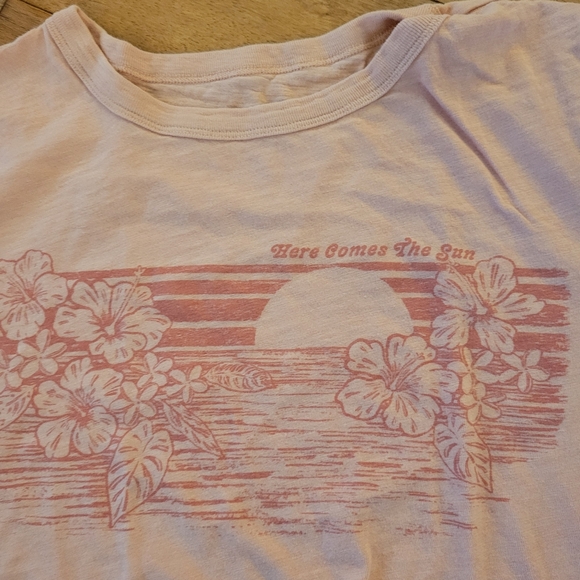 Old Navy Here Comes the Sun Graphic Tee Pink Small - Picture 3 of 4
